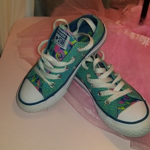 Girl's Converse